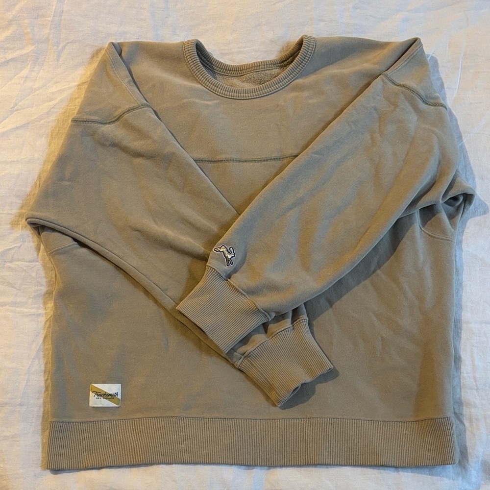 Tracksmith Women’s Crewneck Seeatshirt